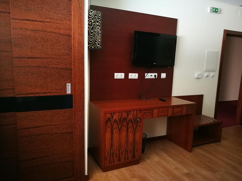 Hotel Do Vale Агиар да Бейра Екстериор снимка