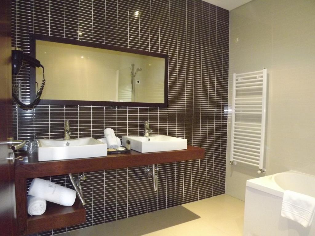 Hotel Do Vale Агиар да Бейра Екстериор снимка