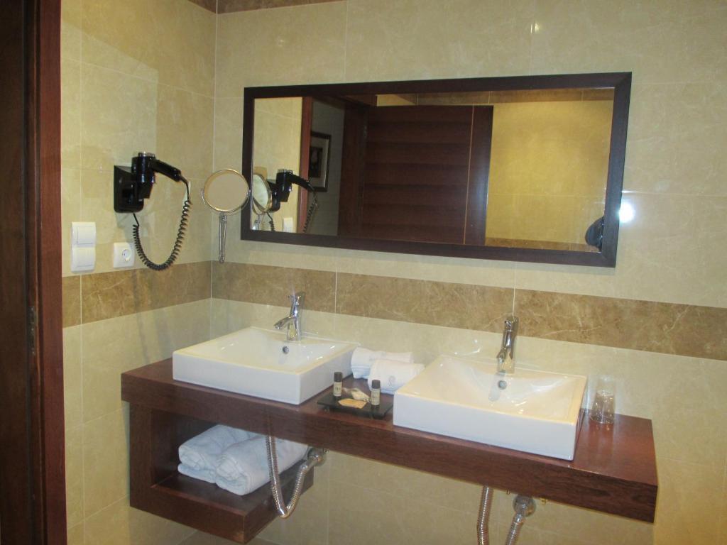 Hotel Do Vale Агиар да Бейра Стая снимка