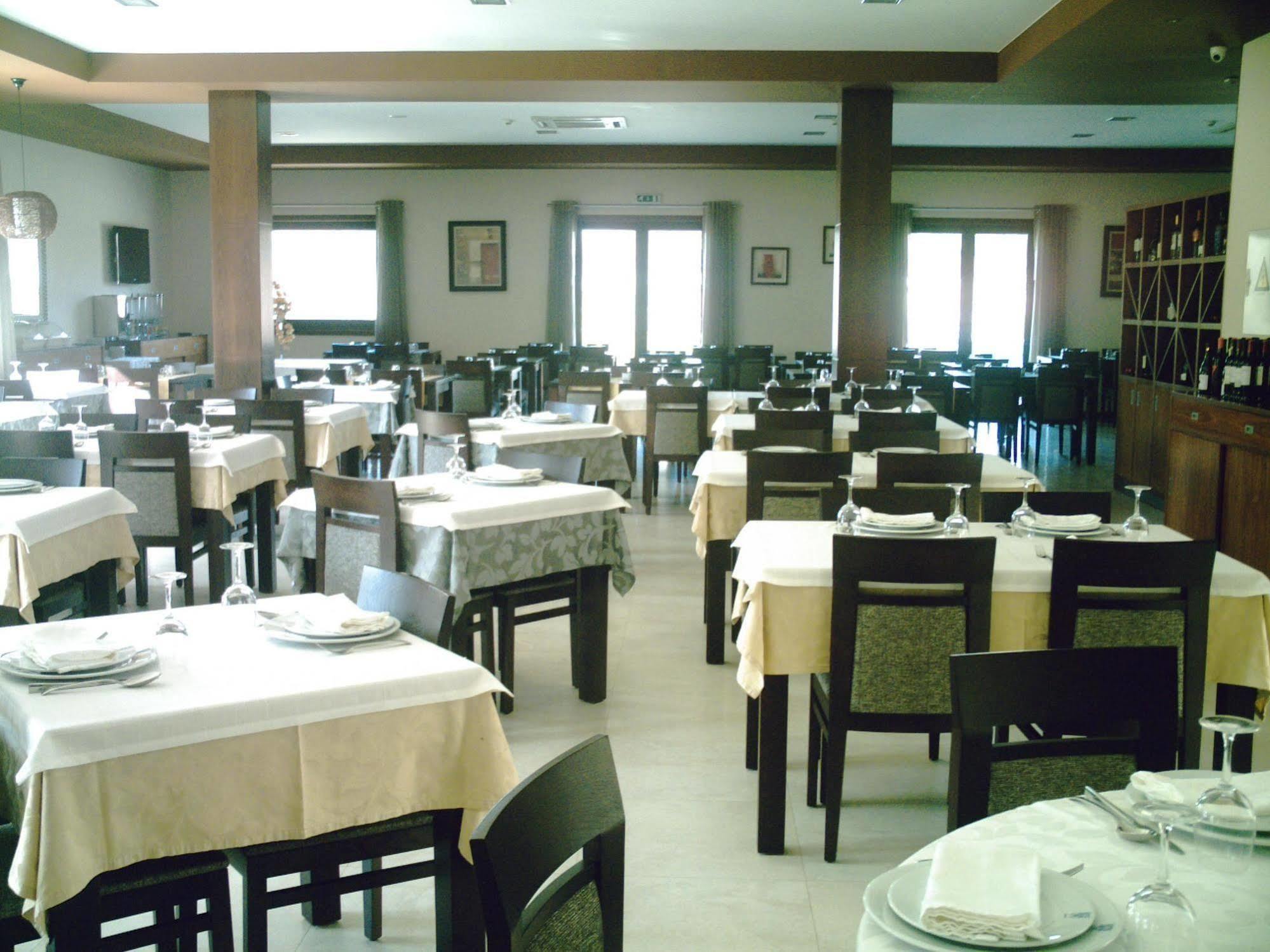 Hotel Do Vale Агиар да Бейра Екстериор снимка